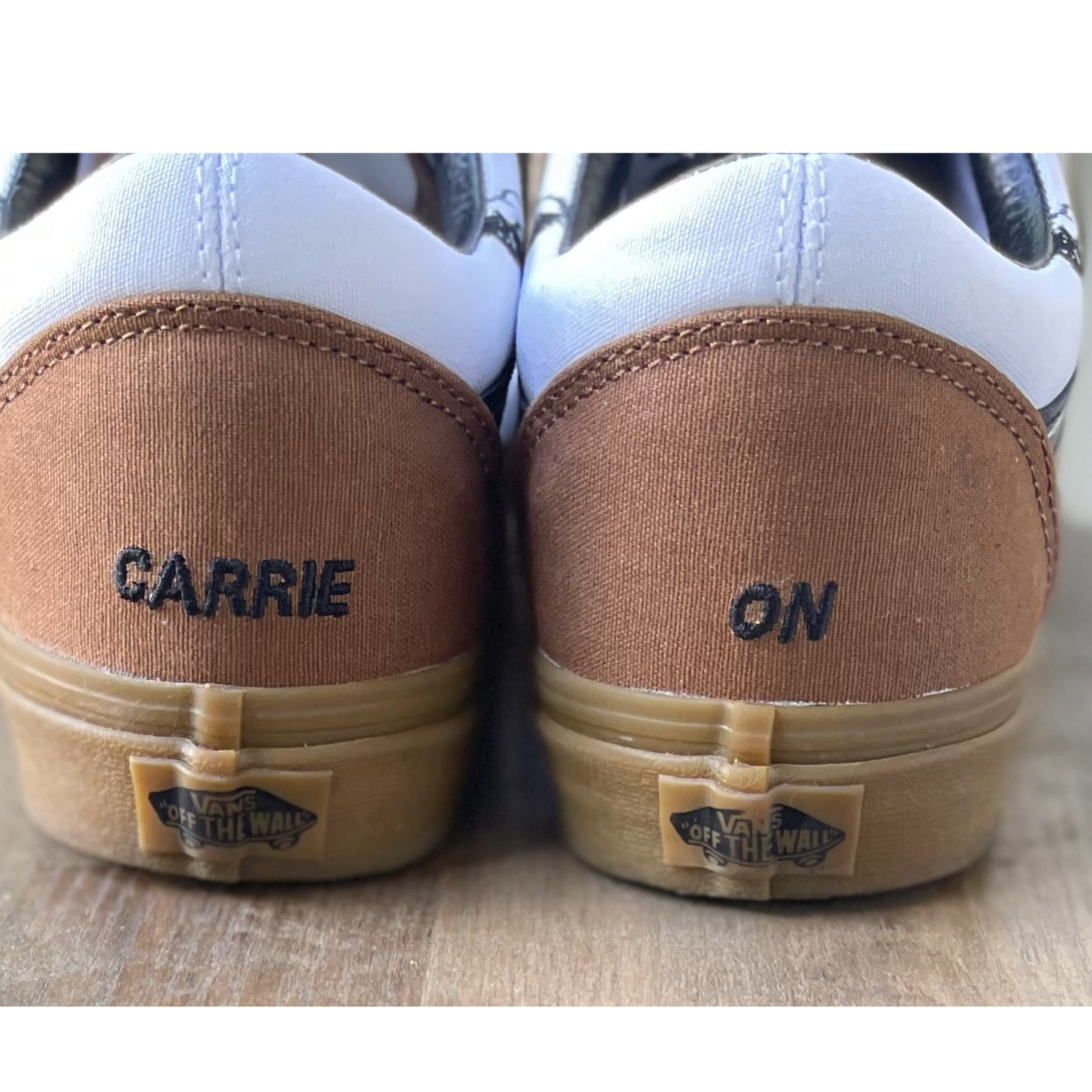 CARRY ØN. Vans rare edition